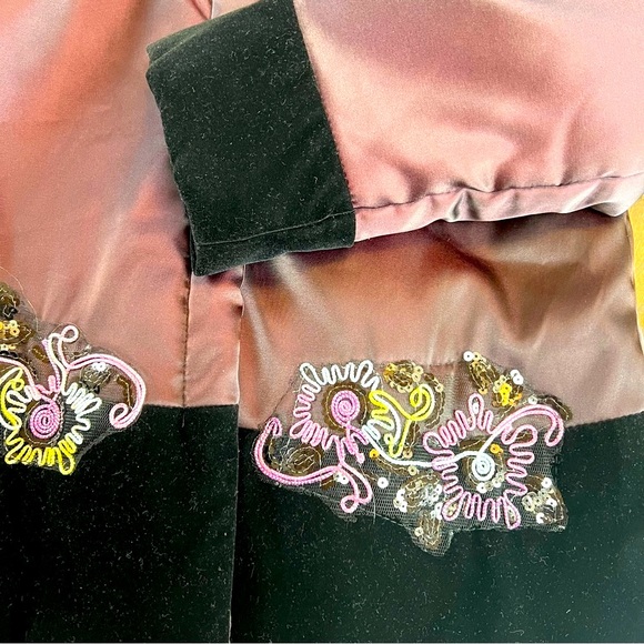 Silk embroidered warm coat, size XL, New - Picture 6 of 9